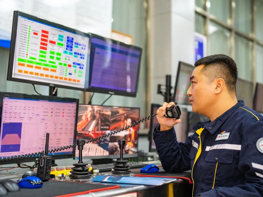 新華社|在“智慧”港口 遇見(jiàn)繁忙新春